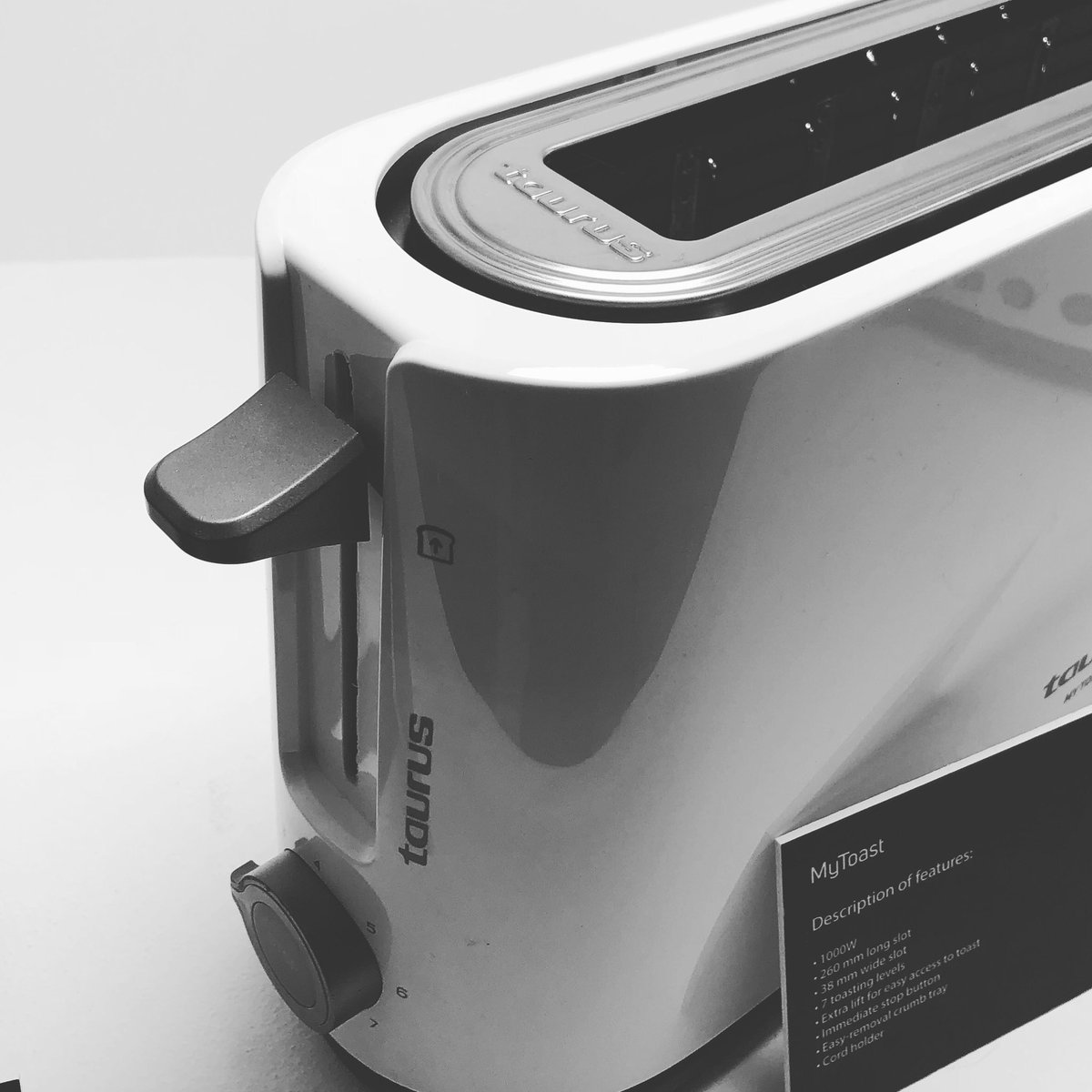 neodidesign's tweet photo. My toast and Bapi1000 in @IFA_Berlin #ifa2018 #neodilab https://t.co/CWsmfHSiYK