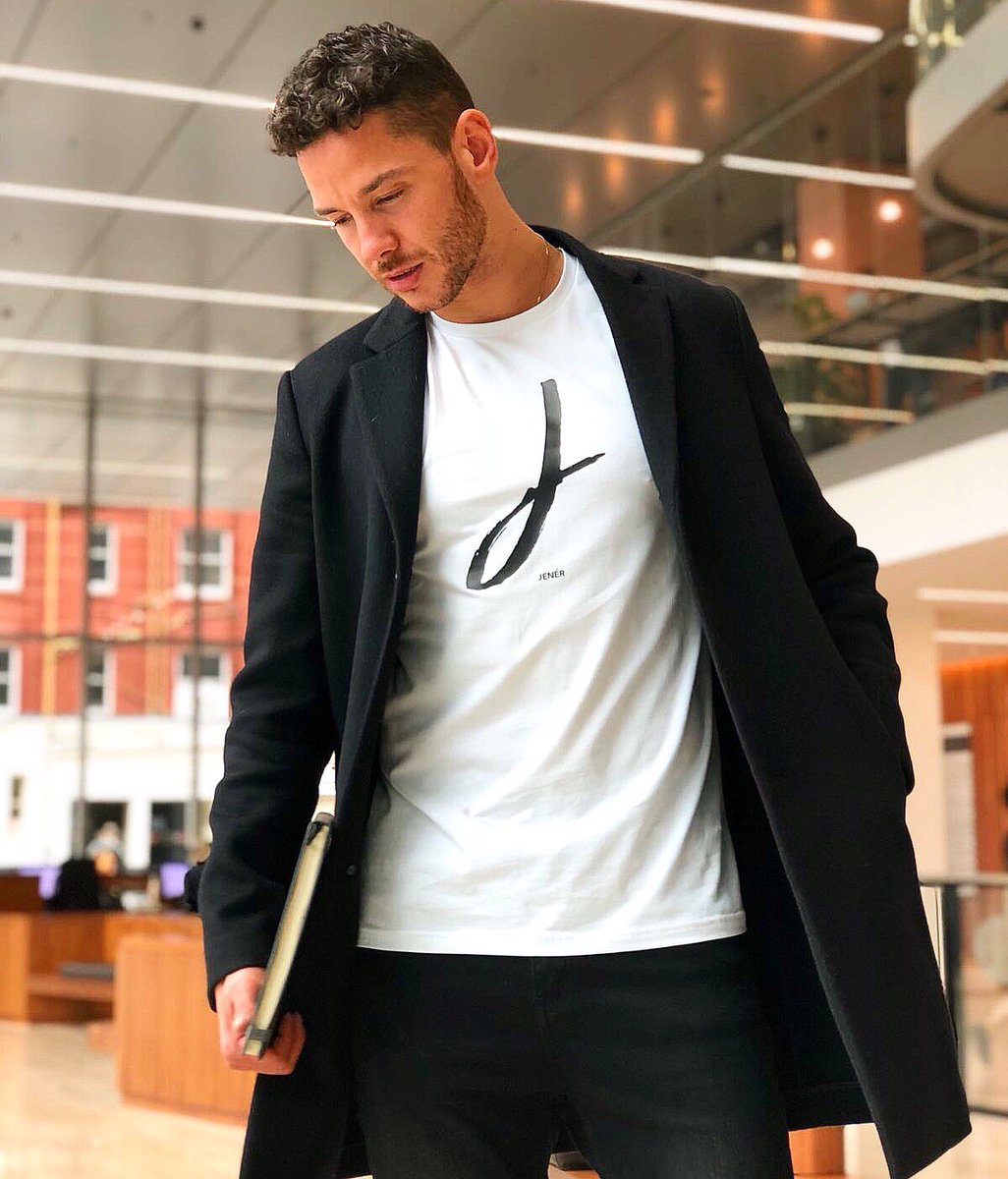 scottyspecial's tweet image. Class first day in the new office with the team and straight to london for #cbbbots on @channel5_tv tonight to support the big bro 👊🙌 @JENERCOLLECTION