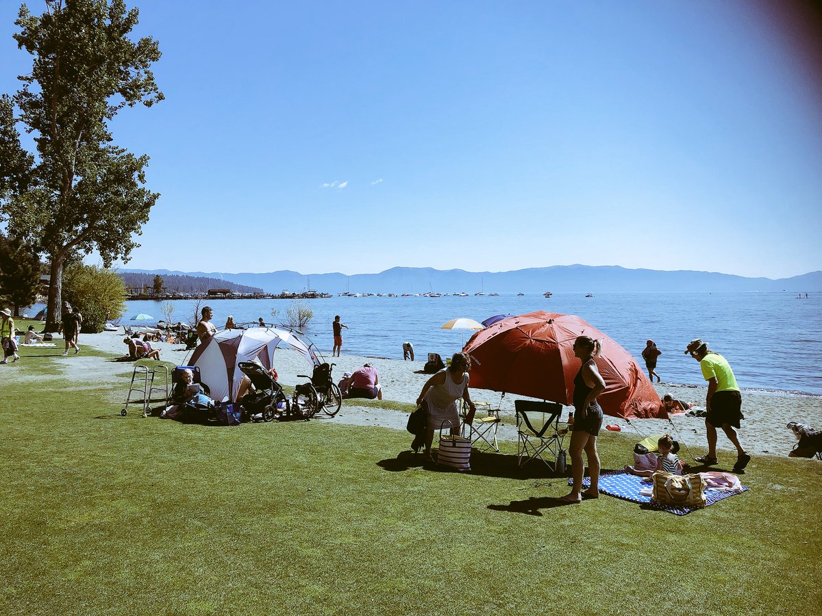 VickiLGonzalez's tweet photo. #labordayweeknd means trash pickup for @KeepTahoeBlue
Still surprises volunteers how much trash (especially cigarette butts) left behind @kcranews https://t.co/8vsCKf1YTS