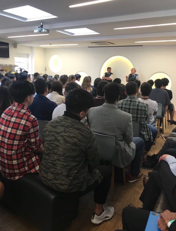 Thanks for coming in and chatting to our students ....
RT <a href="/MPSHolborn/">Holborn & Covent Garden SNT</a> Crime Prevention advice provided at CATS College London, 43-45 Bloomsbury Square, WC1 today to all new students. #Holborn #CrimePrevention #MopedEnableCrime #HappyStudents