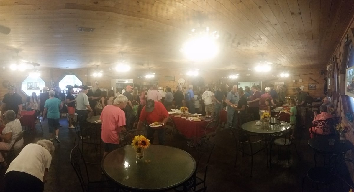 OlderNot2Wiser's tweet image. Just a "small" family gathering for Labor day. #SouthernStyle #AintEvenHalfOfThem 
#2full #MustNap