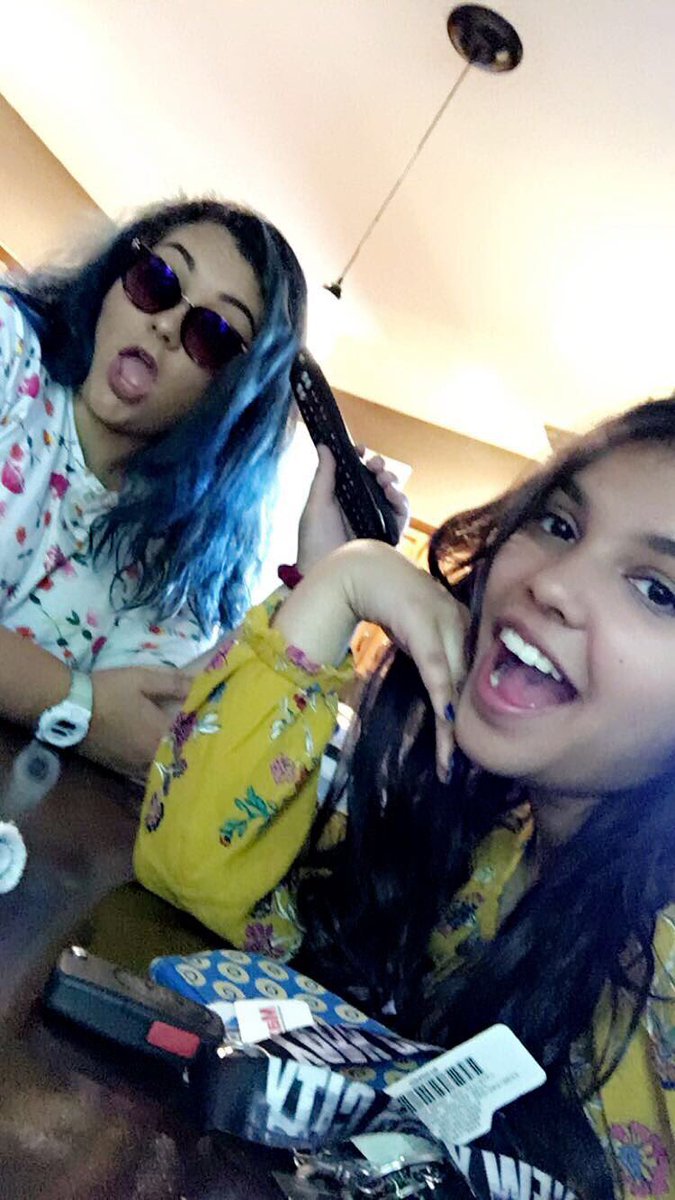 sydneysprings's tweet photo. for any fakes who didn’t know, its my best friend’s birthday today so you better love and appreciate her for all the cool that she is! i love you gun, and i can’t wait to see you live your passions out in college!! ❤️😊 you’re only 19, but your mind is older 😏#hamiltonbirthday https://t.co/hxGvWb5ig7