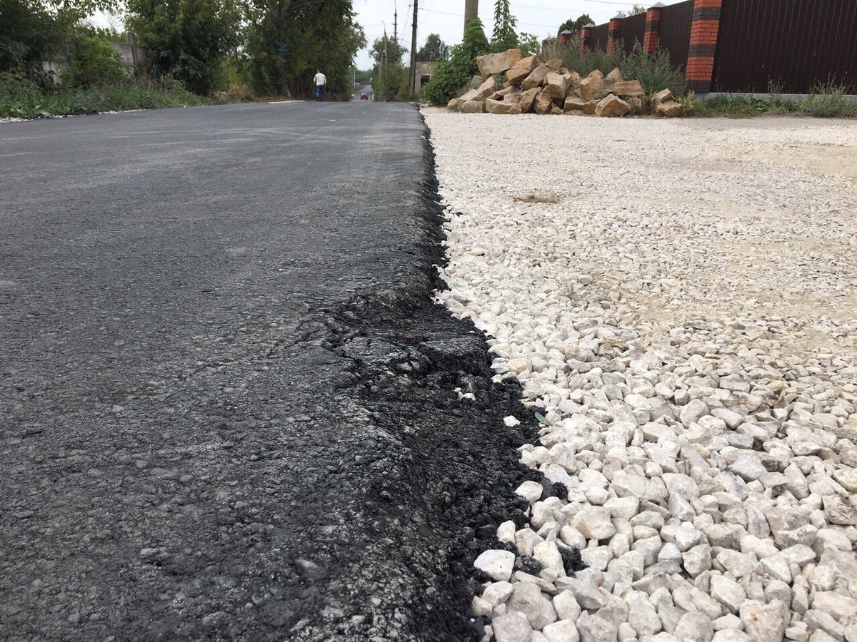 В Донском по улице.Калинина  разваливается дорога отремонтированная по программе «Народный бюджет» @Ruslan_Butov <a href="/Tularegion71/">Правительство ТО</a> <a href="/myslo/">MySLO.ru | Тула</a> <a href="/gtrktula/">Вести-Тула (ГТРК Тула)</a> <a href="/onf71/">ОНФ Тула</a> <a href="/VladimirAfonsky/">Владимир Афонский</a>