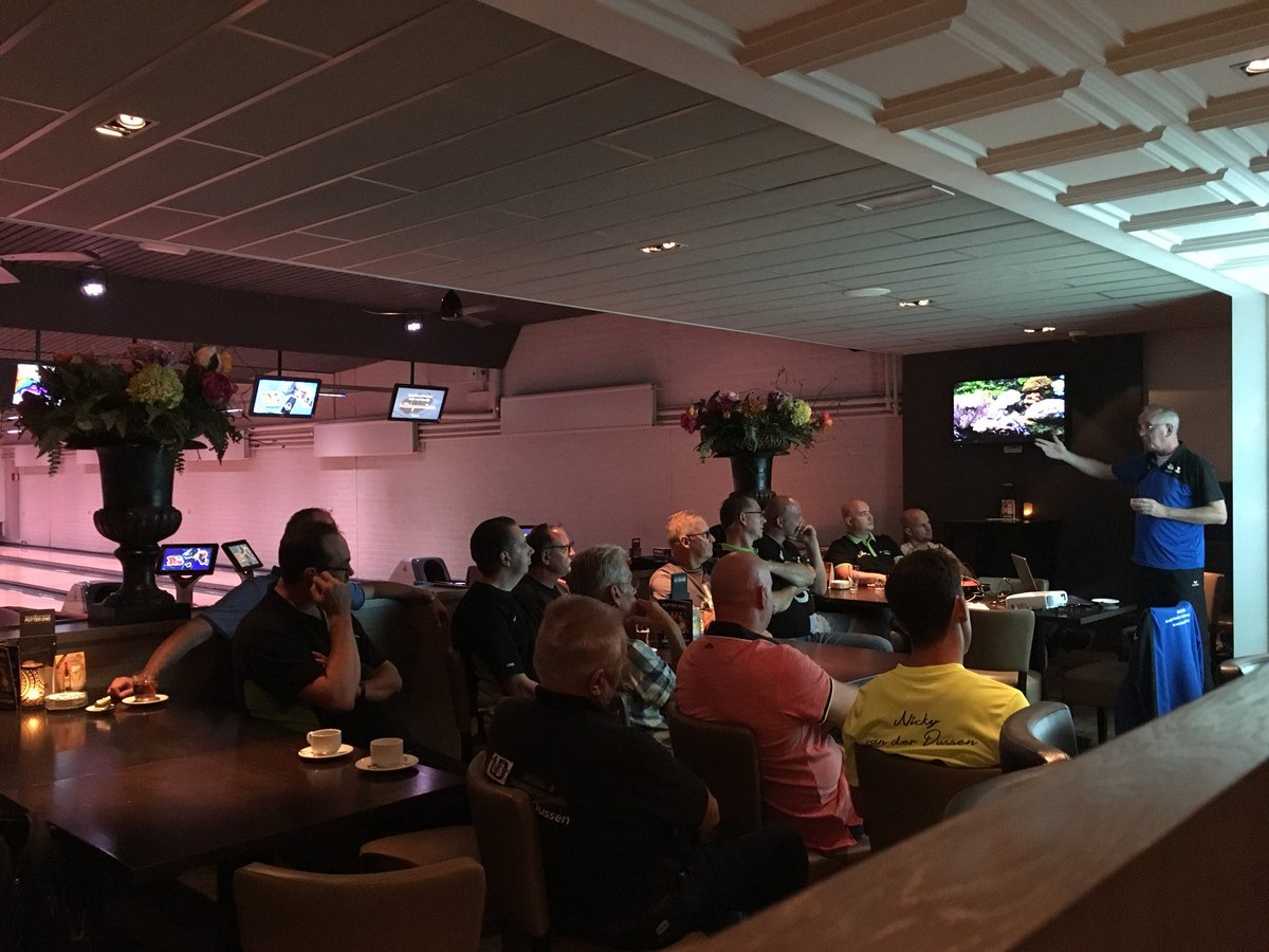 Vanavond geeft Ben van Spronsen training aan leden van onze huisleague. Meer strikes, meer kennis en meer plezier tijdens het bowlen. #putten
