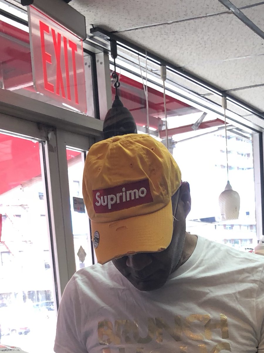 Sourpatch_09's tweet photo. Supreme’s Dominican cousin https://t.co/FH971tb4No