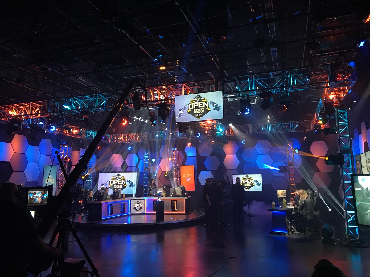 The Universal Open tweet media