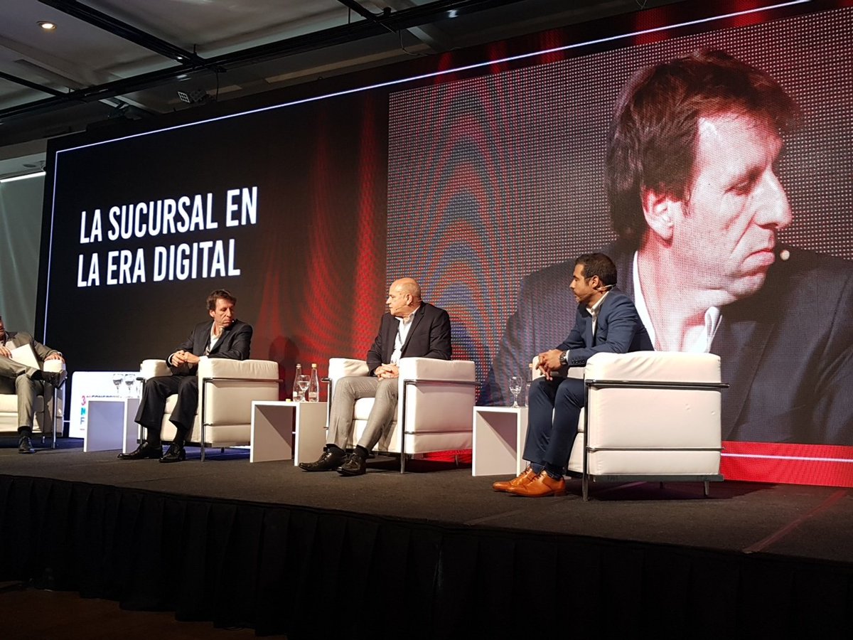 roghiglioni's tweet photo. El desafio de la gestion fisica vs la transformación digital. #mktAMBA https://t.co/dsuIaYyXig