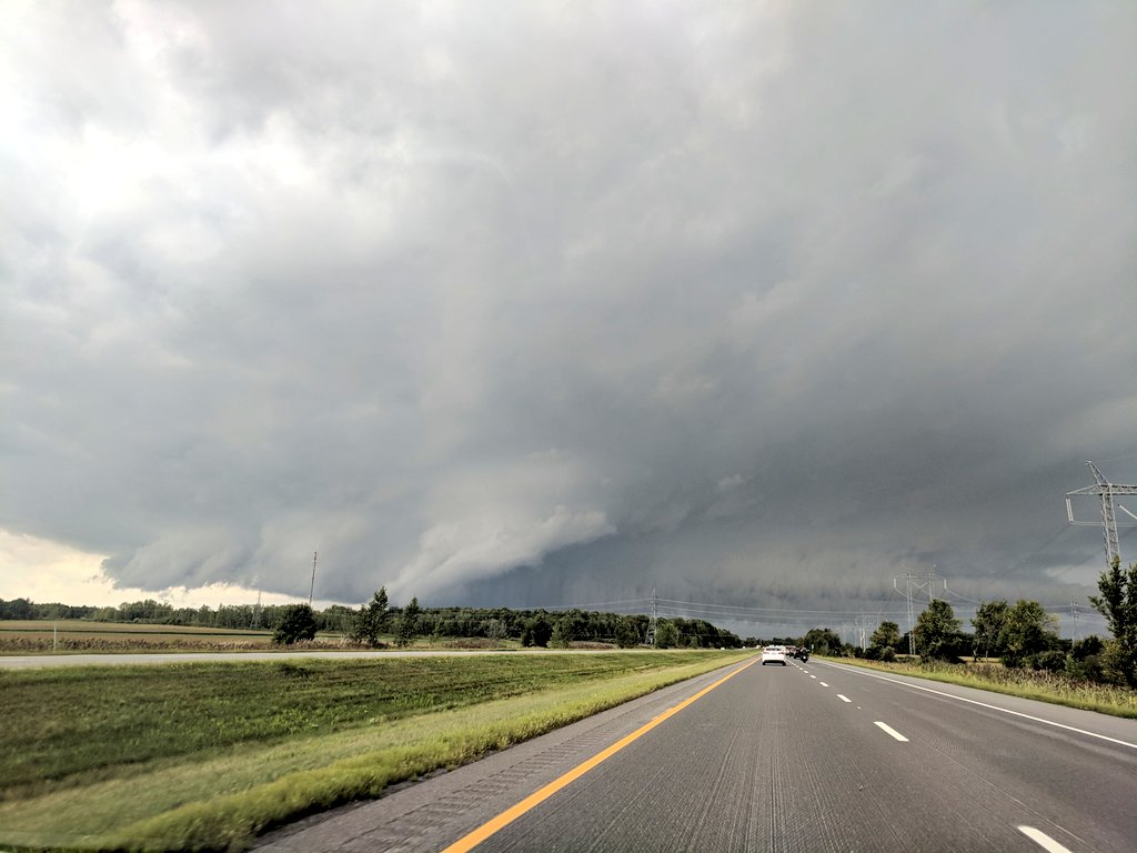 YashYanthi's tweet photo. Hit some odd weather patterns during our 5 hour drive from Lewiston, Maine through New Hampshire into Montreal! #MurphysDoMaine #MurphysDoNH #StormHour https://t.co/EjKB4mj1w0