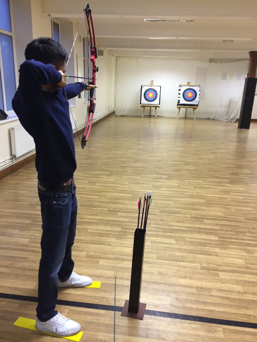 sunnahsportsCIC's tweet image. One of our participants struggles to keep his feet straight and flat while shooting we found a great new way to keep his feet flat and in place we simply use floor markers. His careers even used them. Well done lads! #allability @sunnahsportsat @GetActiveGOGA