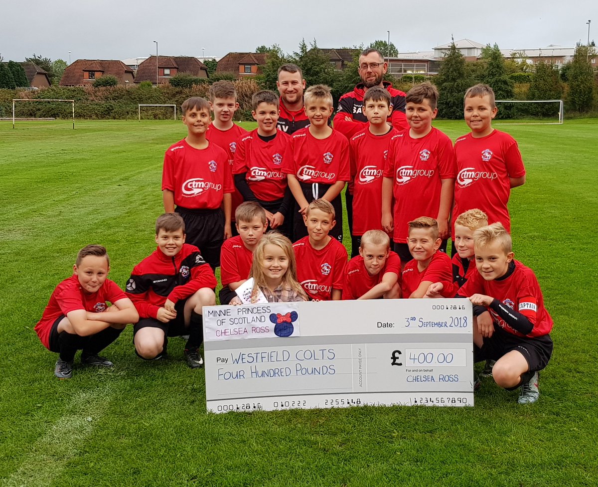 carynlabus15's tweet photo. @MrsCraikWQ @WestquarterPrim Tonight C handed over Β£400 to her brothers football team, Westfield Colts, to help them on their way to their tournament in Blackpool!
#giving #charity #fundraising #princessduties #kind #falkirk https://t.co/MqpLBsr5GK