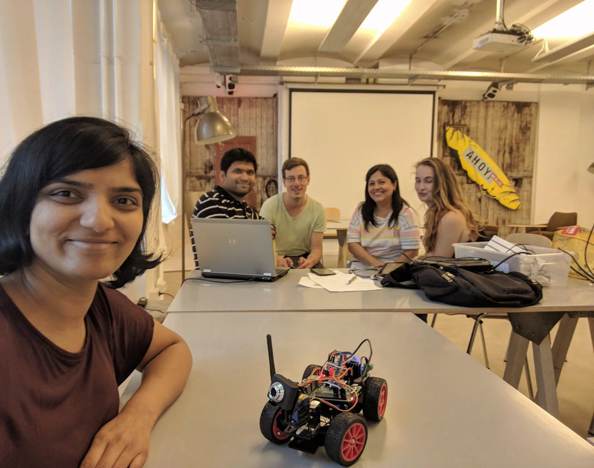 realmissguru's tweet image. Raspi buggy hack evening with python  colearners. #programmingfun