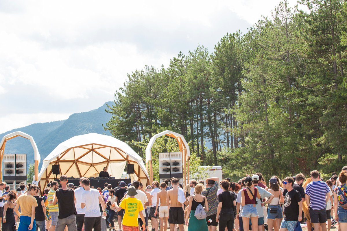 ParallelFest's tweet photo. Thank you to all the artists, dancers, workers, volunteers and collaborators who have been helping us over the weekend. Paral·lel is here to stay for long and you have proven to be our most beloved treasure once again. Eternal love for our Paral·lel family 💚 https://t.co/i6wRnHmg0H