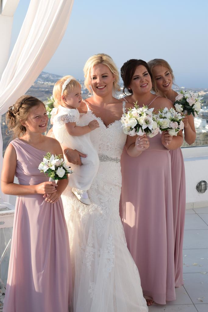 OrbellLil's tweet photo. @StBernsPrimary imogen at her older sister wedding in Santorini she was so excited #wedding#family https://t.co/wyHJE23vtW