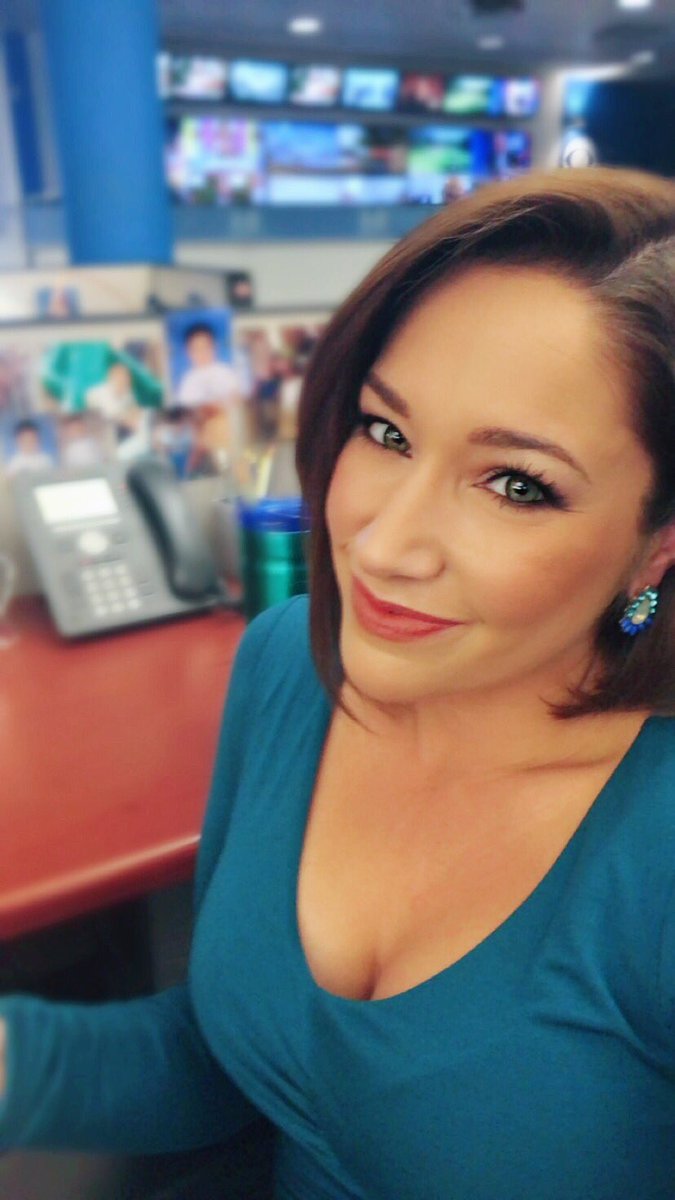 Lauren Pastrana Cbs4 On Twitter It May Be Labor Day But The Newsroom Is Always Working See You At 5 6 7 And 11pm Cbsmiami Laborday2018 News Weather Tsgordon Https T Co Gpyvdwv034