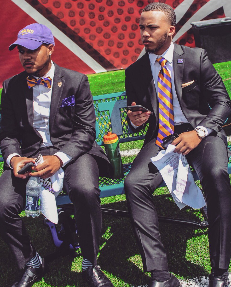 Pulling back the curtain by myself, take a look. 💜💛🏈 #MEACSWACChallenge #LaborDayClassic #LongLivetheChief #ChiefJusticeKillaCam #PVAMU #PVNation #NCCU #HBCU #HBCUPride⁣⁣
⁣⁣
📸: @jsuilenroc