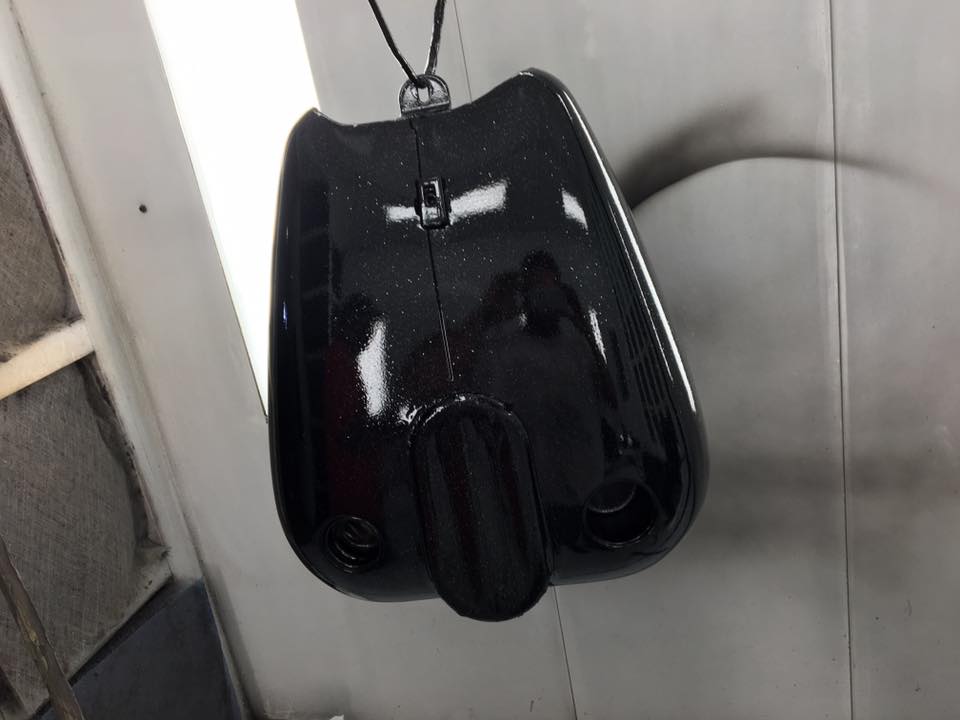 chromefactorylv's tweet photo. Black Chrome Harley Tank with silver flakes on it.
#harleydavidson #chrome #LasVegas https://t.co/2ArA2j8mhl