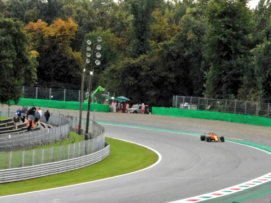 RedBullF1Fairy's tweet photo. #Monza #Parabolica #OldBanking ๐ #ItalianGP ๐ฎ๐น https://t.co/nRwfwcZUCS