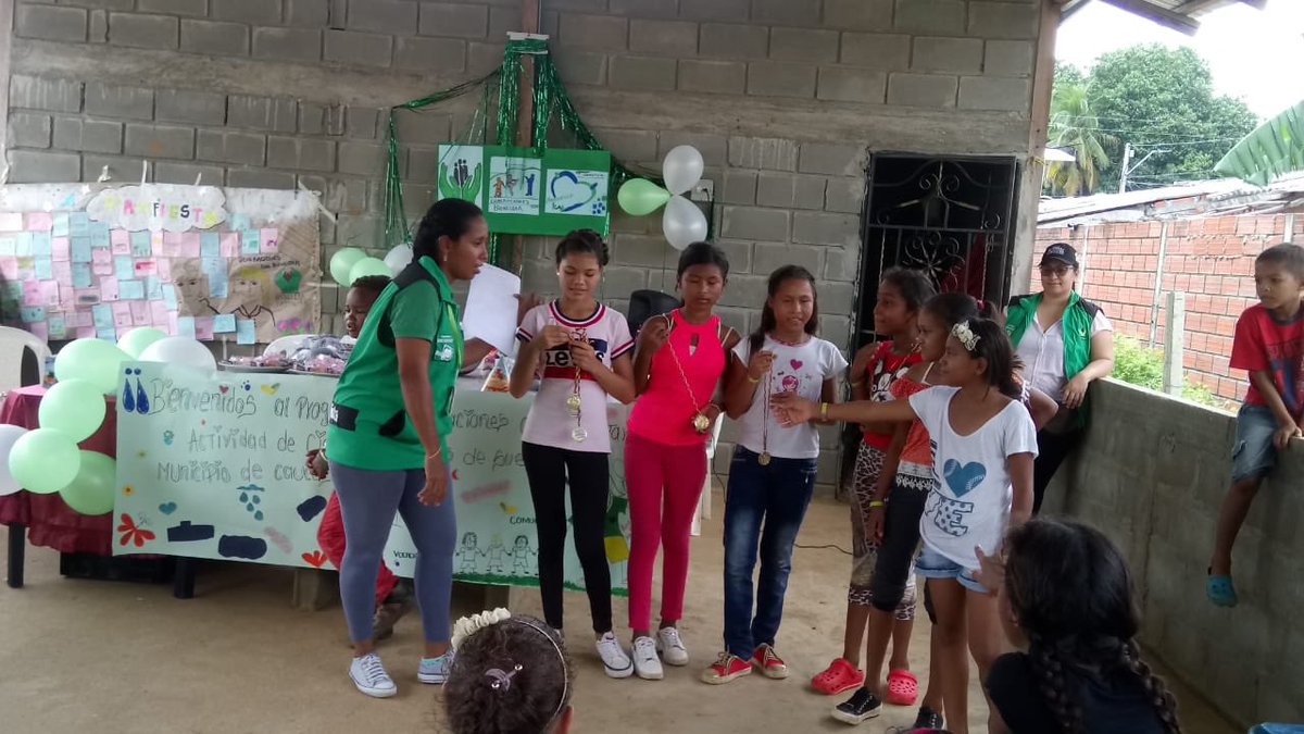 selmaroldant's tweet photo. #FinalesFelices es lo que vivieron los NNA del grupo Los Soñadores en la actividad de cierre de Generaciones con Bienestar del municipio de @Alc_Caucasia. Contamos con la presencia del secretario de gobierno quien se comprometió a hacer realidad el manifiesto de sueños de los NNA https://t.co/CTMlLBX2hv