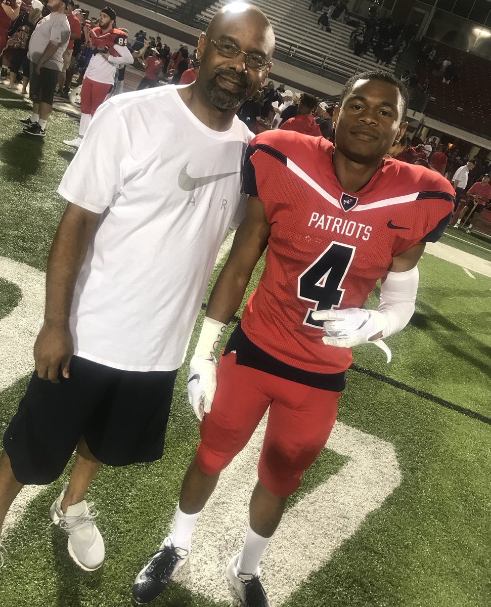 coachJC_'s tweet photo. Energy Kit 🔋 . I do this for them, 2-0 @dcornelius178 @tajshure https://t.co/JZTM5KftUj