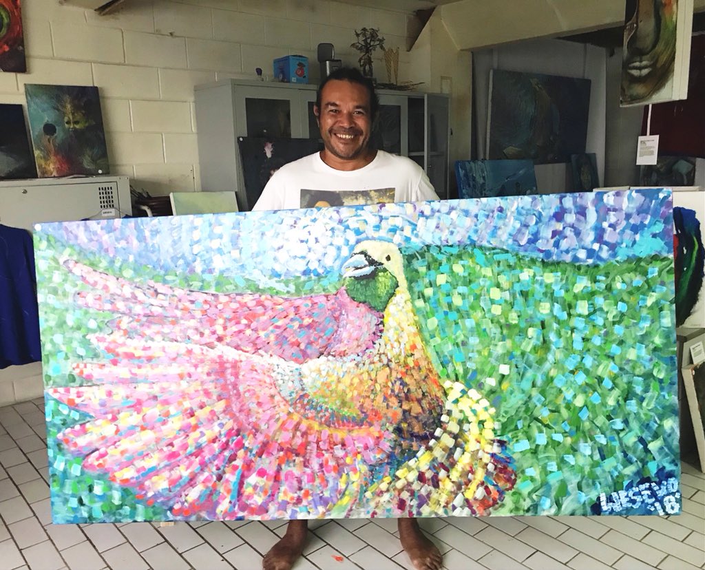 StellaMagPNG's tweet photo. ‘Paradise Flight’
Tony Wesley Evennett, 2018
Acrylic on canvas 
180cm x 90cm - on auction til midnight 12 Sep ‘18. Bidding starts @ K2000. Email ur bids to hello@stellamag.com xx #renbogallery #auction #artist #kumul #paradiseflight #PNG https://t.co/KmJ28j7Ds6