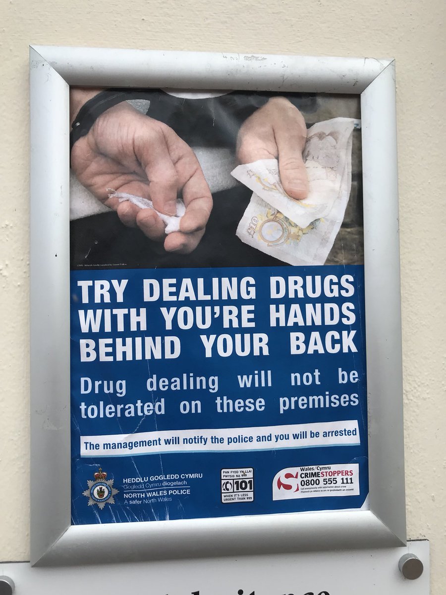 MickeyG12's tweet photo. Hey @NWPolice, try writing a poster without erroneous apostrophes..... #YouAre #ApostrophePolice https://t.co/4mo0j0v222