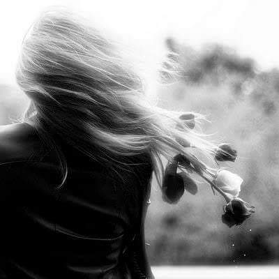 تبعثرنى ،،، الايام
وانت تلملم ذاتى