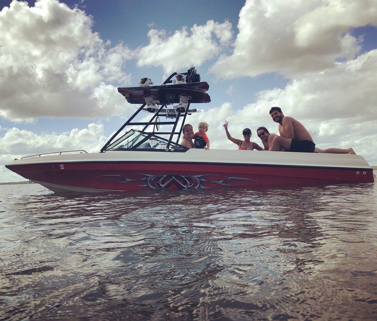 Facebook down. Instagram down. Labor(less) day!