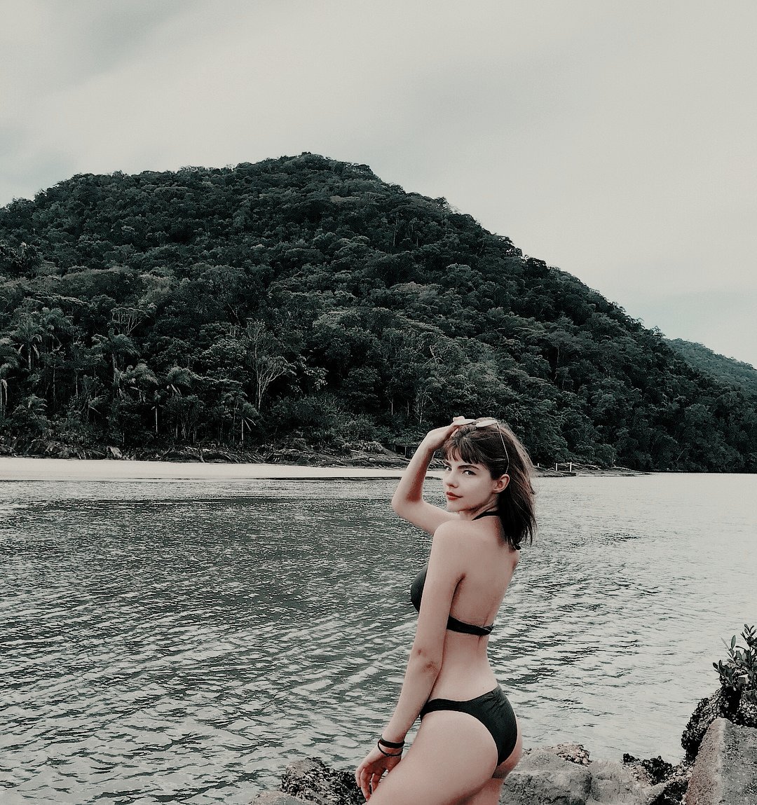 italywart's tweet image. / 𝒆𝒔𝒕𝒂𝒕𝒆 🌤 / summᥱr dɑч ın ıtɑlч + ɑ good studᥱnt  ɑlwɑчs cɑrrıᥱs hᥱr ；books too.