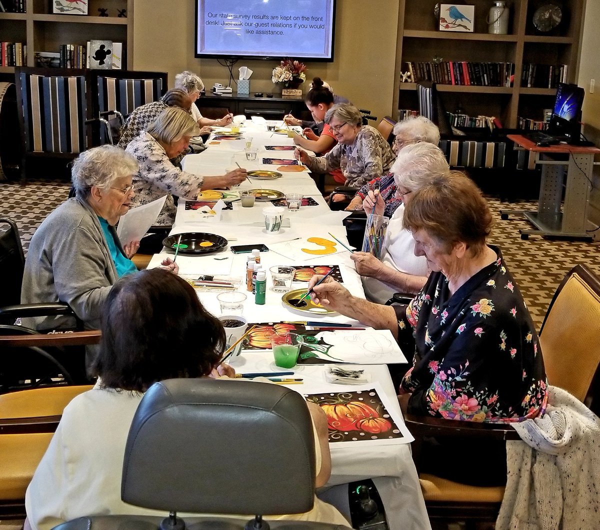ClearvistaLake's tweet photo. Fall art class! Creative juices flowing. Enjoying Fall and Autumn colors. @TrilogyLiving #LivingArts #FallHasBegun https://t.co/hp9GeM87wA