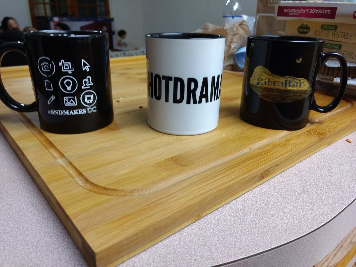 cdvillard's tweet photo. Move-in gifts from my previous tenants. #hotdrama #sndmakes https://t.co/auKNUvQRRH