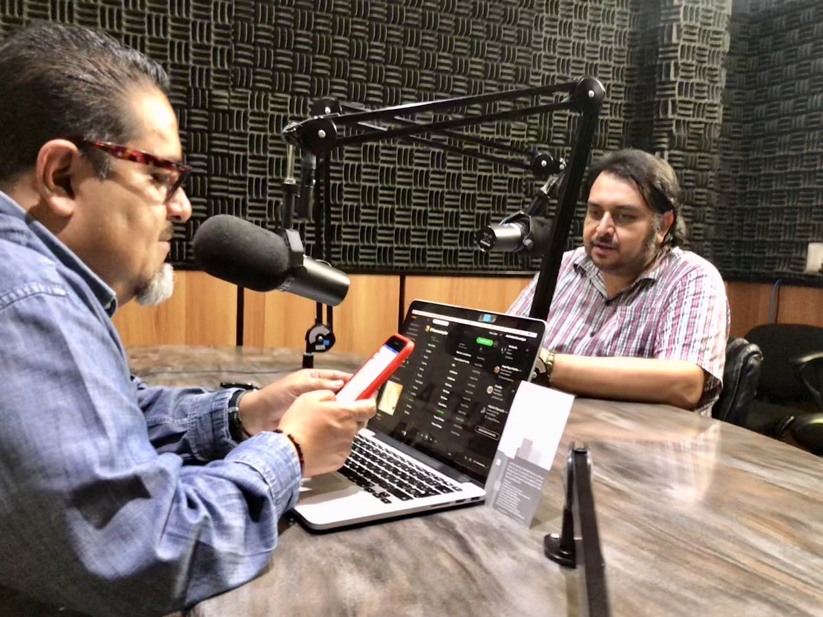 Universal1029's tweet photo. Acompaña a @PacoLopezGalvez en el #Homosampler estamos platicando con Michel Ramos, organizador del Pet Festival Tepoztlán 2018. Una celebración del amor entre los animales y nosotros. https://t.co/85Ih2WakMk