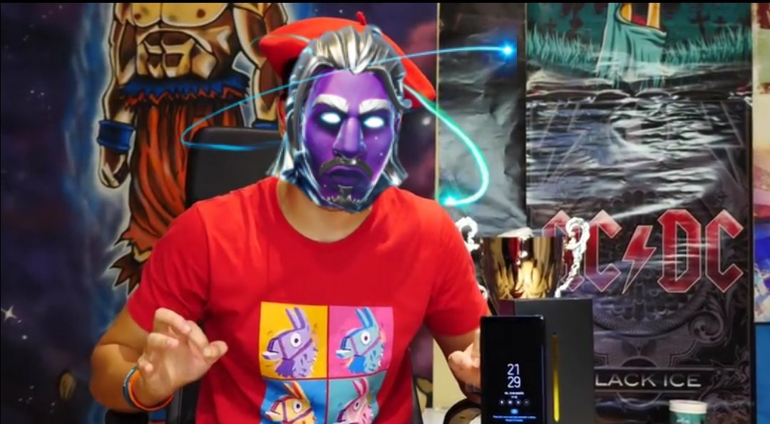 calix__21's tweet photo. @TheGrefgYT Imagínense así a GREFG anunciando al ganador SERIA fantástico saludos GREFG eres el mejor youtuber que entiendo en mi vida https://t.co/YfXI7Ppumx