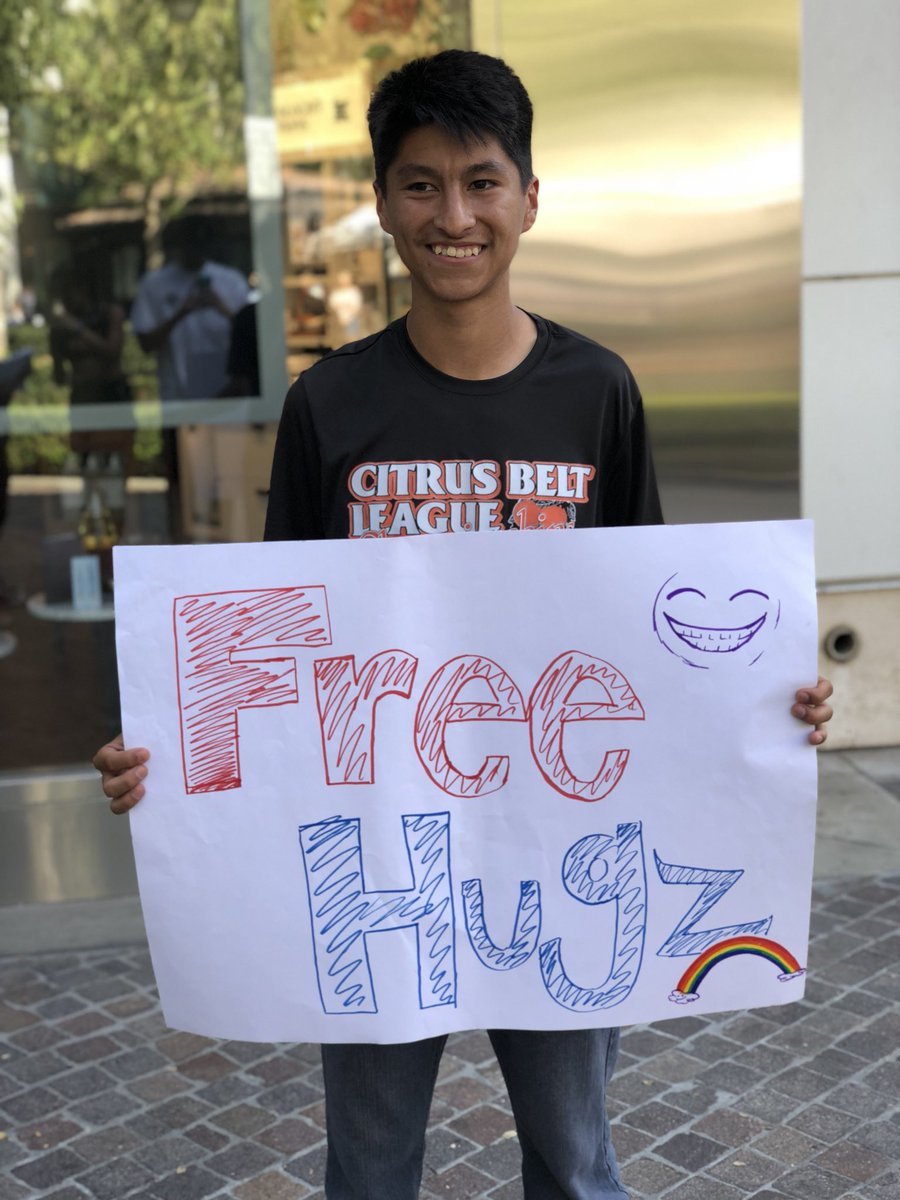 Free hugs @VictoriaGardens  📍 Rancho Cucamonga . #showlove