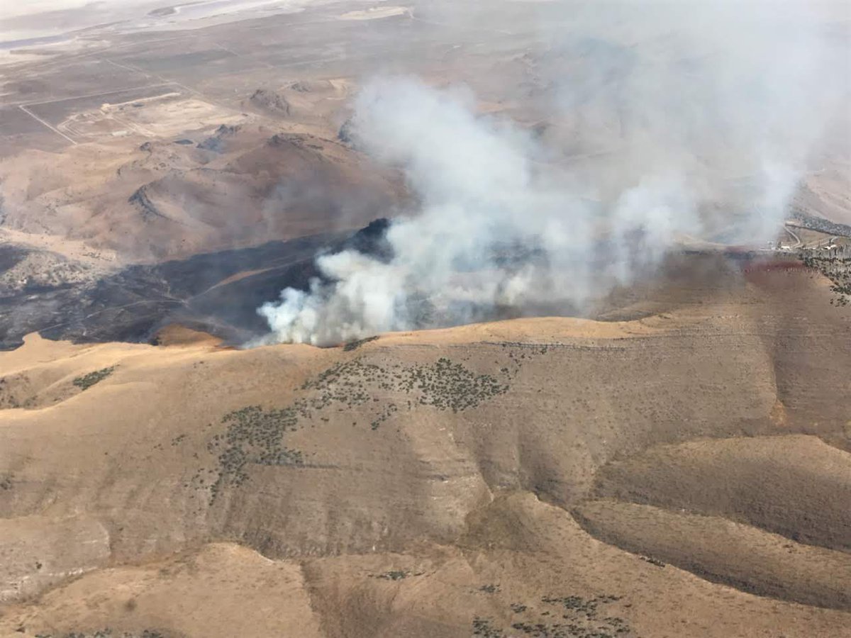 RosieReports's tweet image. Fire crews are making quick progress with the #LakesideFire, which has  burned 9,900 acres in Tooele County. Why firefighters had to retreat  Saturday night and how they are now keeping this fire under control next  on @abc4utah at 6 p.m.