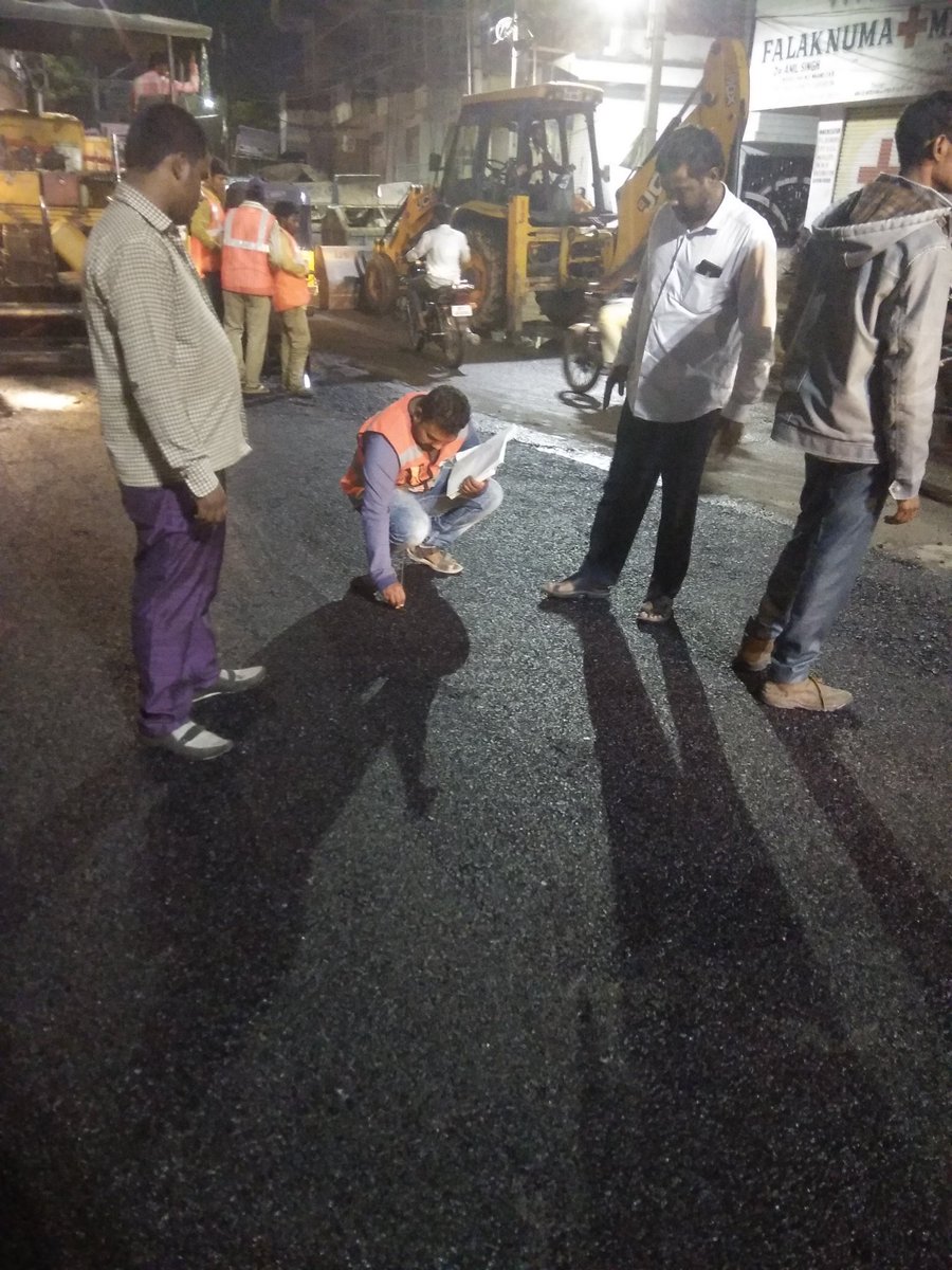 Shujath_NAC10's tweet photo. Day-2 :

Laying of DBM under PPM works on Vatteypally to Engine Bowli main road in Falaknuma Div-10.

QC team (EE,DyEE &amp; AE) inspected the site.

@mohdmoazamkhan @ZC_Charminar @GHMCOnline @GhmcEngineers @EE_Falaknuma @DEE_Falaknuma @Aee_Falaknuma46 https://t.co/VmcWDOfuRe