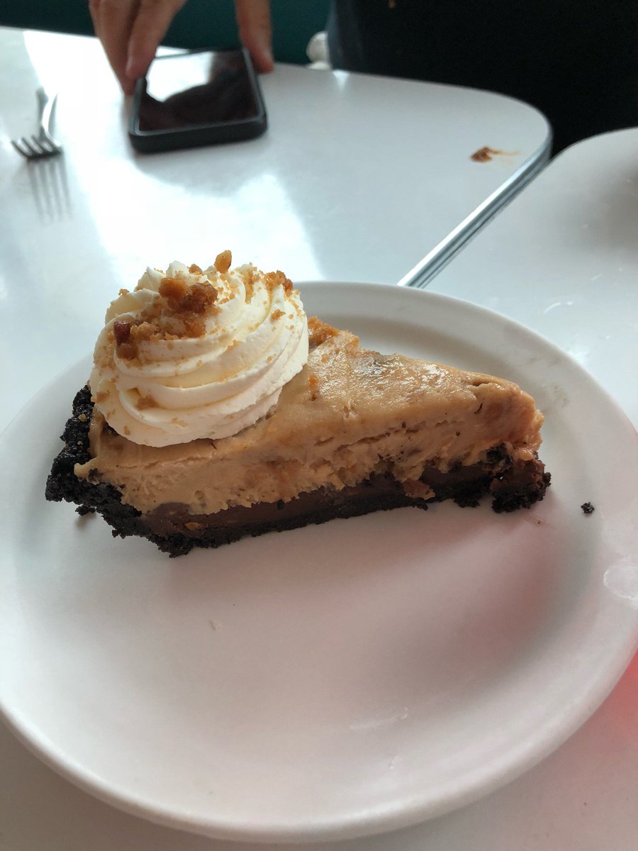 Midwestern comfort food and amazing cocktails! (at <a href="/Hi_Lo_Diner/">Hi-Lo Diner</a> in Minneapolis, MN) swarmapp.com/c/hcsqrigvIsP