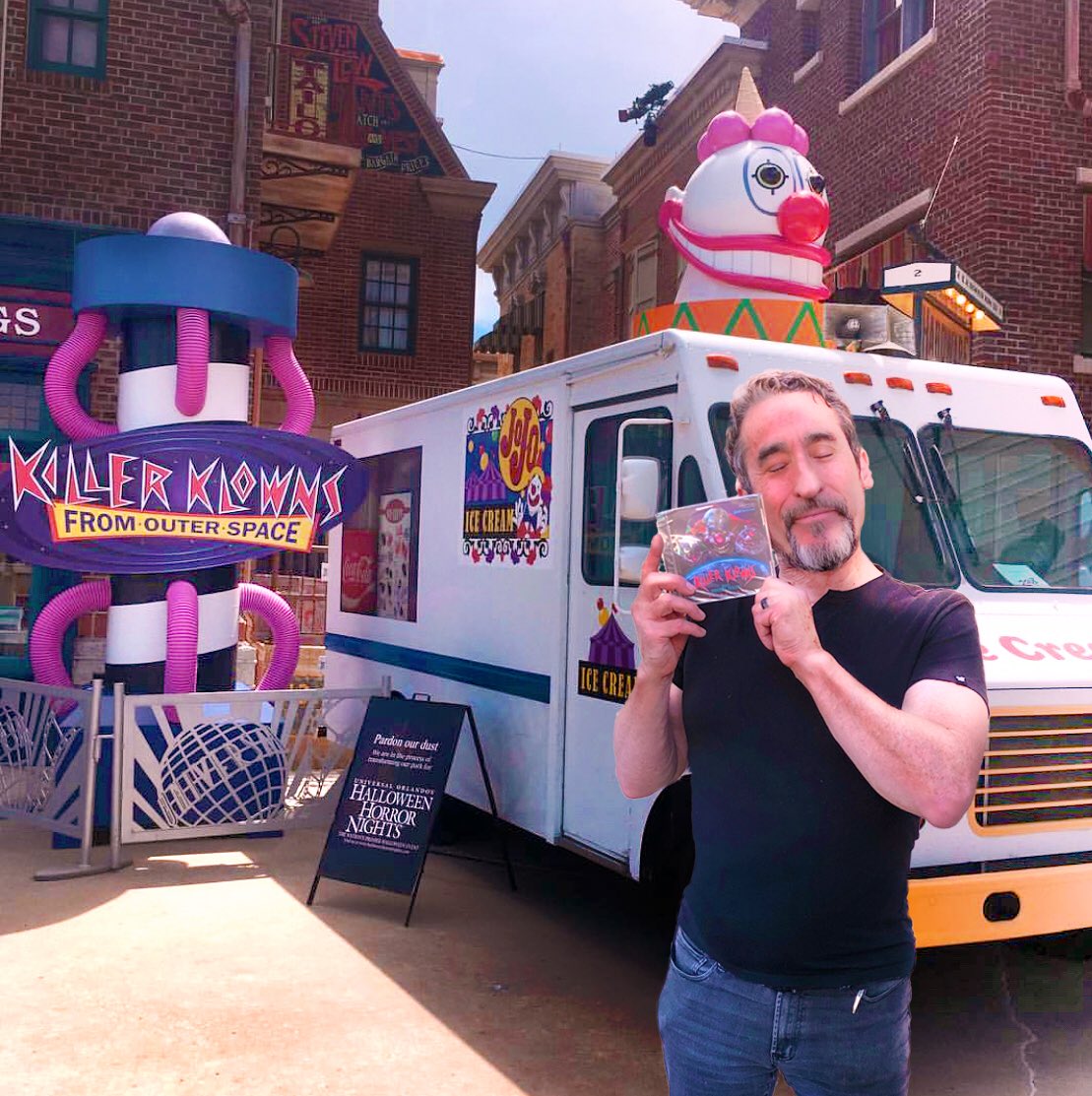 johnmassari's tweet photo. Make sure to visit the gift shop! 🎁 #killerklownsfromouterspace #killerklownsfromouterspacereimagined #soundtracks #universalorlandoresort #hhnorlando #varesesarabande #scarezone #kkfos30 #kkfos #giftshop https://t.co/My75fCWJNy