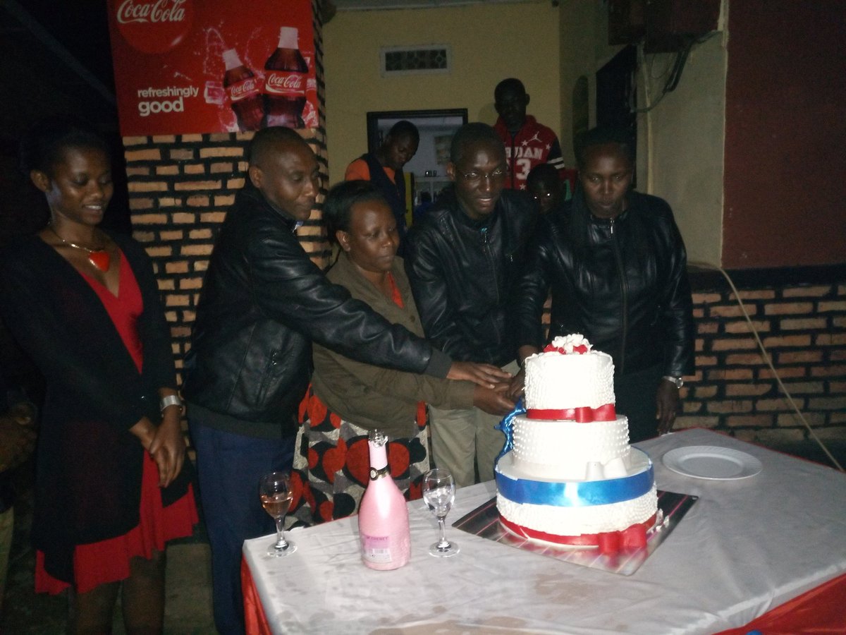 rulindo_Fpr's tweet photo. Intsinzi oyeeeee!!!
@rpfinkotanyi  Umuryango w'Abanyarwanda! https://t.co/jQPVKJBNB7