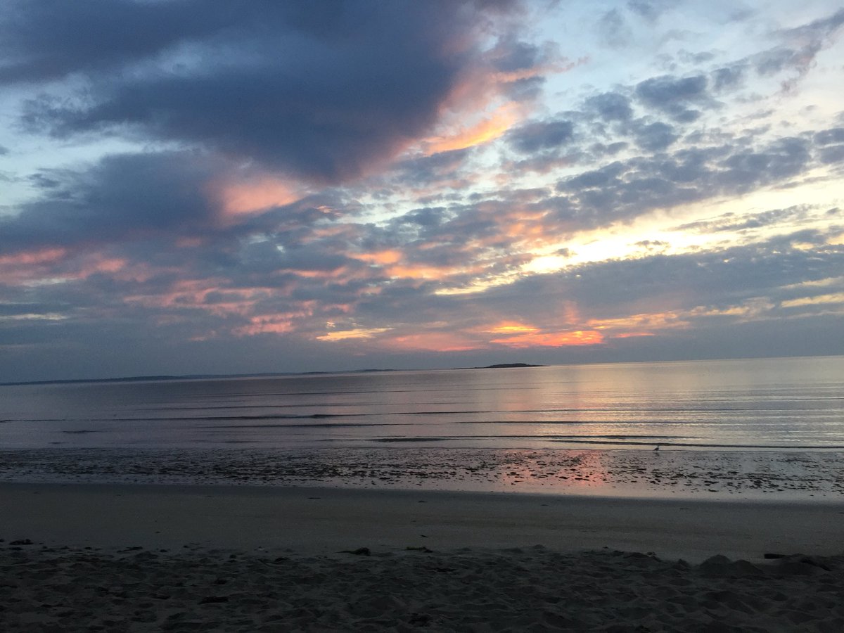 Sometimes you just have to get up early to catch the beauty of a sunrise  #beachlife #sunrise