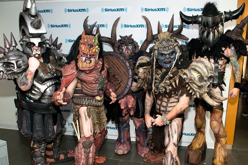 Damn rap war bahaha wheres gwar when you need them!!!! They have killed Sarah Palin, manson, Obama, trump, the pope, and lady gaga. Why not add eminem and MGK. 
Pot stirred!!! Shots fired!!!!