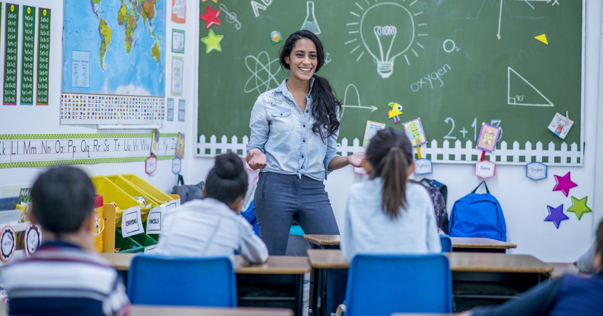 HuffPostCanada's tweet photo. You might not realize this about the 1st day of school for teachers: @CanExpatMom https://t.co/xVms5C6rZo https://t.co/jgqus7dA53