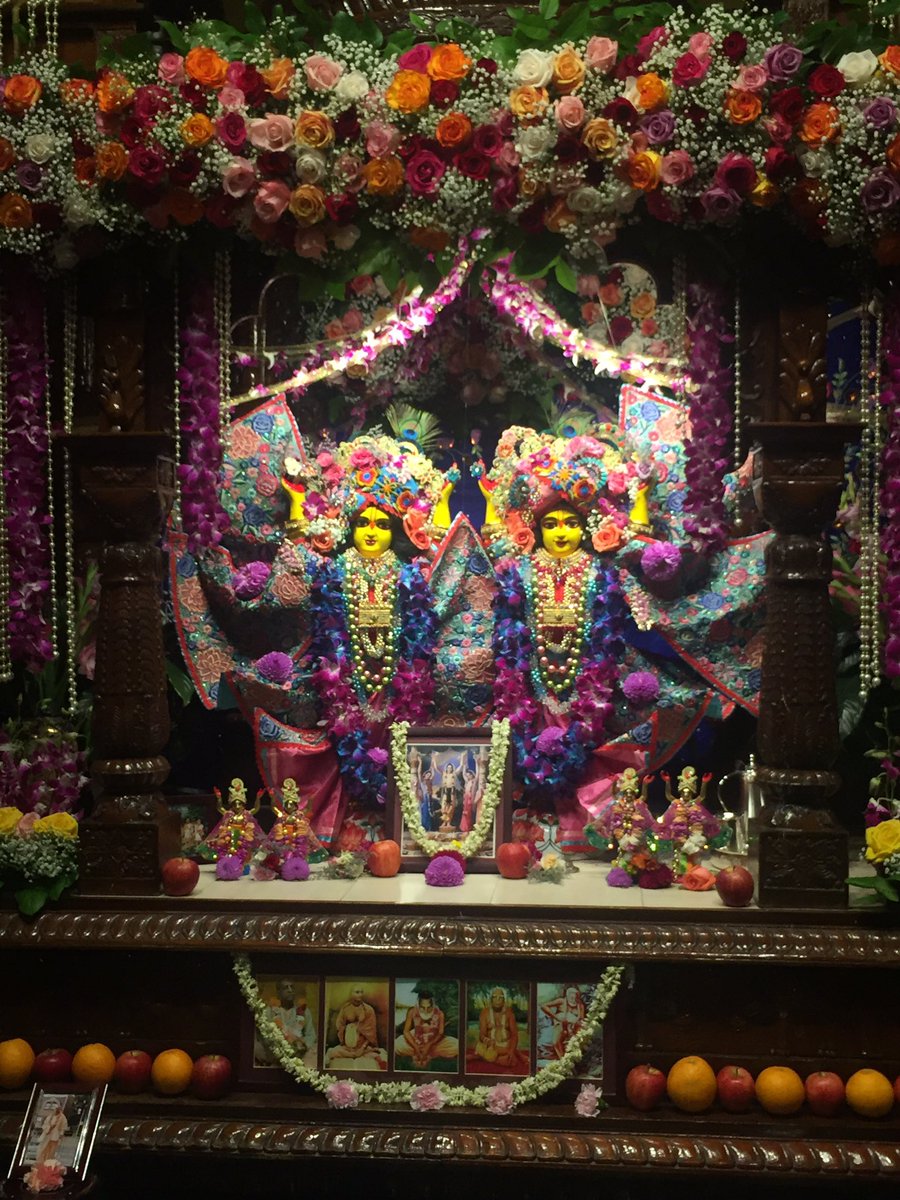 VijaySetlur's tweet photo. Happy Lord Krishna Janmasthami!
#ISKCON #HareKrishna #Toronto https://t.co/F4r36a7WCN