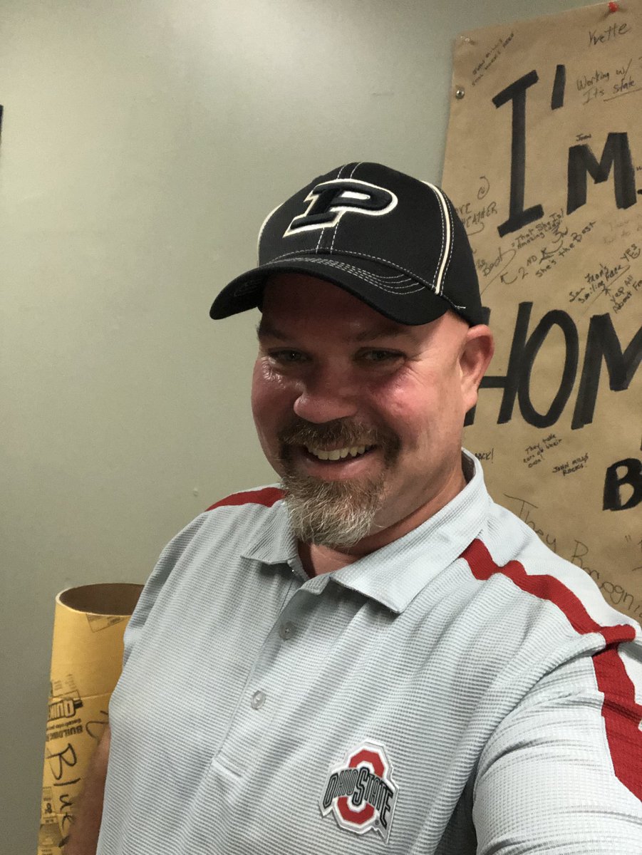 Jeff25185609's tweet photo. Favorite sports team day. Torn between @OhioState and @BoilerFootball to support my #Boiler @davis36374 Throw in some walking tacos and we have a #SpiritWeekWin #D239SW https://t.co/lLE6oStQu4