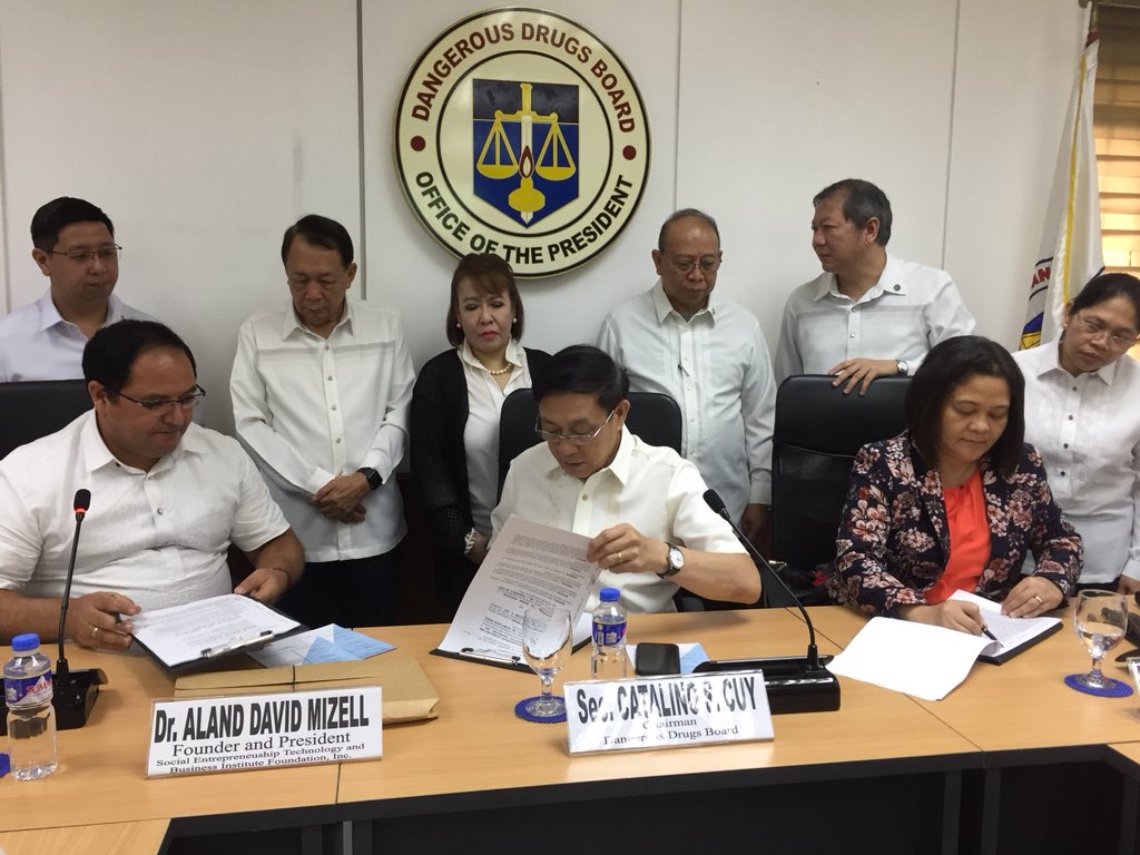 DDBgov's tweet photo. The Dangerous Drugs Board entered into a Memorandum of Agreement with the Social Entrepreneurship Institute as a commitment to the institutionalization of the Education Behind Bars Program yesterday at DDB Main Conference Room. #DDB #MOASigning https://t.co/LVJOC8G0a7