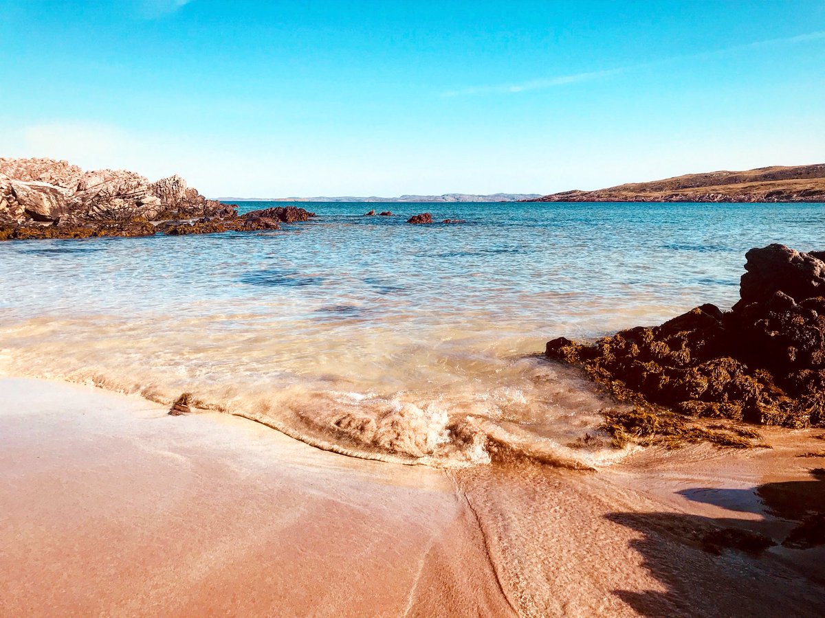 Achnahaird Beach, Scotland. 
Definitely a hidden gem in the highlands 💙🏴󠁧󠁢󠁳󠁣󠁴󠁿 @VisitScotland #scotland #ullapool #scottishbeaches #beautiful
