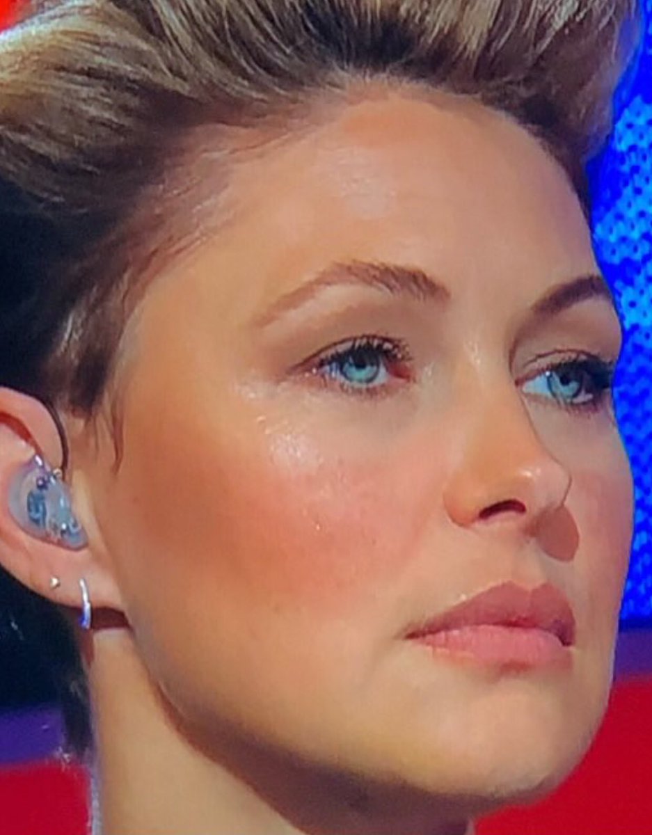 KetoStef's tweet photo. @EmmaWillis delivered the #bluesteel stare #benstiller pioneered in #Zoolander with perfection. Powerful coming from such a beautiful and strong woman
#girlcrush #WillisStare #roxanne #coldAF #coldasice #amazinginterview #nailedit #cbbย @BBUKon5 @bbuk https://t.co/92R8uutiTt