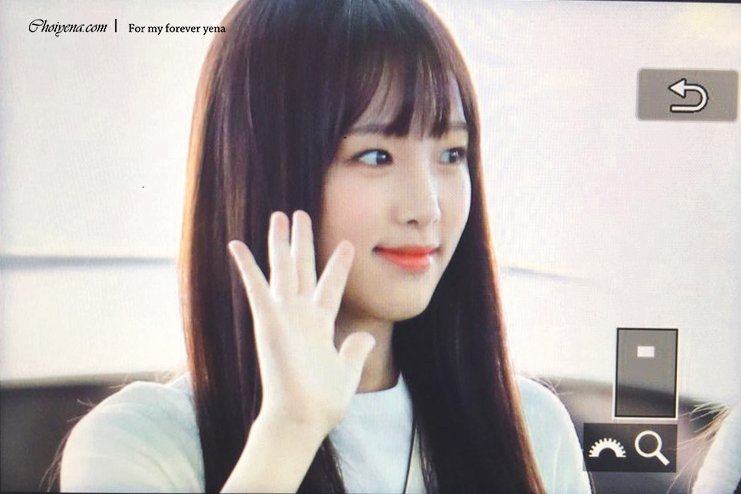 19990929com's tweet photo. 180904 ICN 출국 프리뷰
#최예나 #choiyena #아이즈원 #IZONE #チェイェナ @yhent_korea https://t.co/FTjwA0x5jA