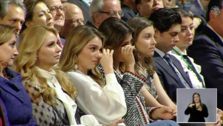 VaLee_Marquez's tweet image. Cuando sabes que ya no podrás invitar a #JonBoy a #LosPinos #6toInformeDeGobierno