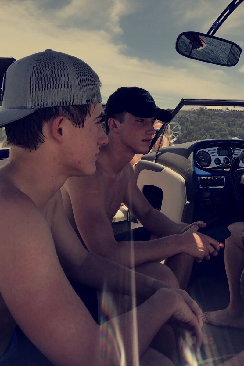 n_davila_'s tweet photo. HBD to my boy @_RyanDay_  .
Thankful for you brotha!✊🏻 https://t.co/Ff7FFnzVN0