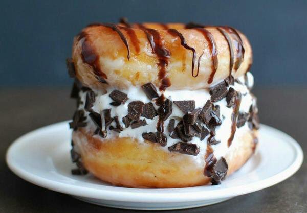FoodPornAddicts's tweet photo. Krispy Kreme Doughnut Ice Cream Sandwich https://t.co/hY3wrqnYbh